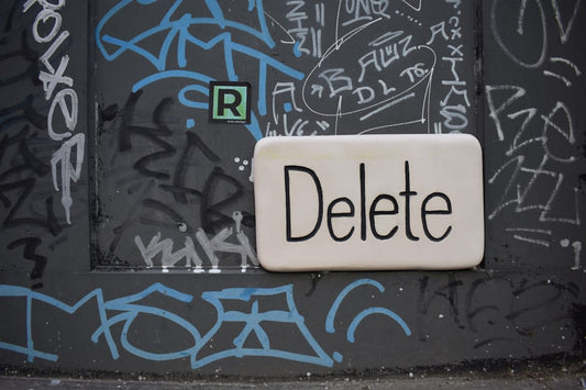 Psychology Behind Deleting Messages In Relationships