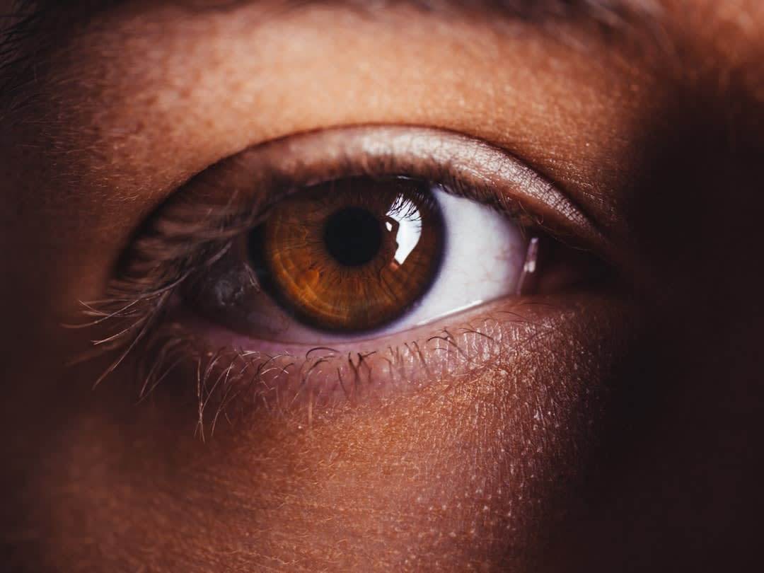 Psychology Behind Kissing With Open Eyes