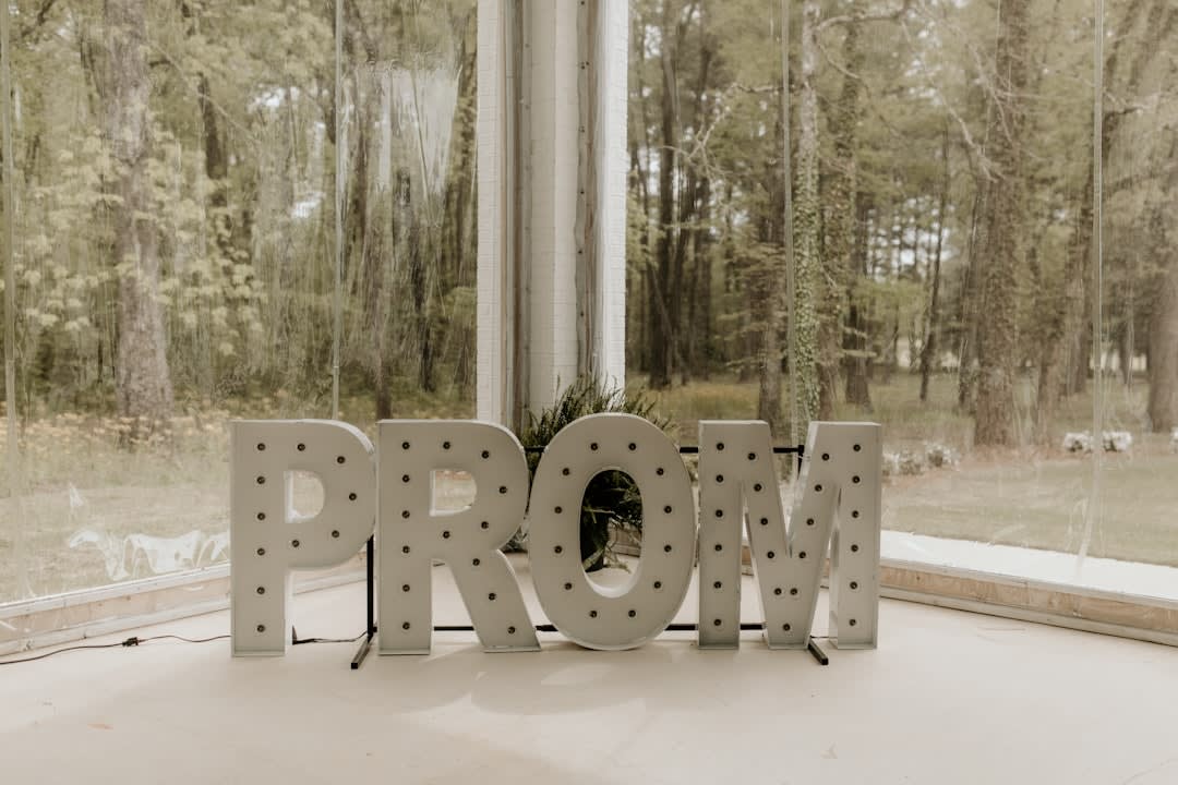 What To Say About Prom Pictures